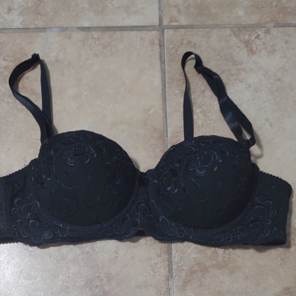 36B- Elegant Black Lace Bra